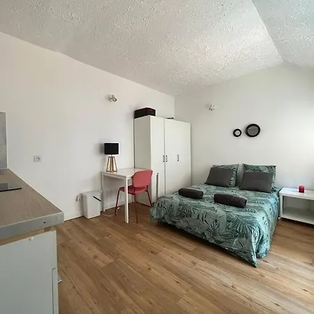 Le Cocon De Melun Apartment Exterior photo